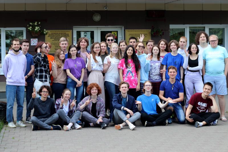 Ученики биологического отделения Кировской Летней многопредметной школы 2021